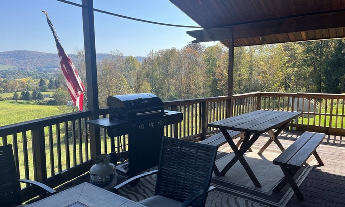 Milford House | Scenic Casa Vista: Top-Rated Stay Near Dreams Park