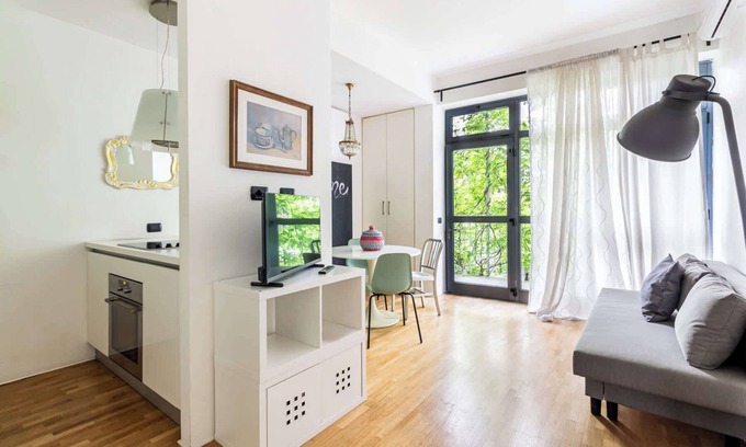 San Cristoforo Sul Naviglio Apartment | Casa Watt, stylish apartment with balcony