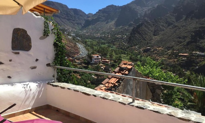 Valle Gran Rey Apartment | Child-Friendly Retreat at Casa Xavi with Great Reviews