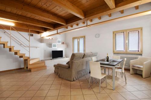 Piantedo Apartment | Family-Friendly Stays at Casa Zia Dani Await You