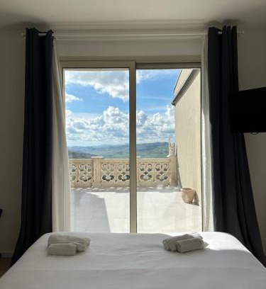 Caltagirone House | CASA20: Top-Rated Stay with Pet and Child-Friendly Amenities