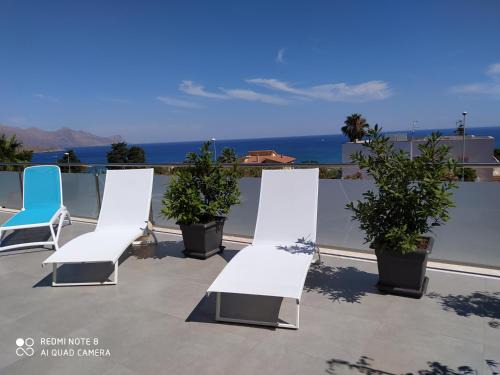 Alcamo Marina Apartment | Oceanfront Retreat at CasaAntonietta - Guest Rated 9.8