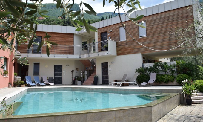 Campagnola Apartment | Explore CASABANA App.GIRASOLE: Garden, Pool & Ocean Views