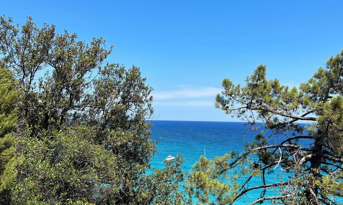Favone Cabin | CASABELLA HOLIDAY HOME: An enchanted interlude between sea and scrubland