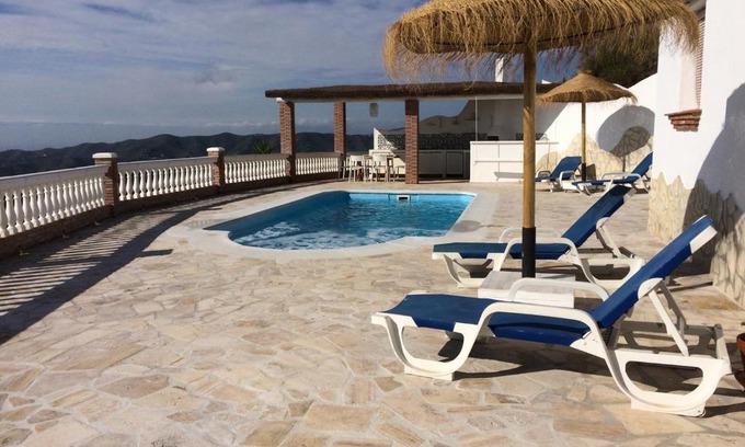 Velez-Malaga Ski Chalet | Relax at Casablanca: 4-Star Oceanfront Oasis with Pool