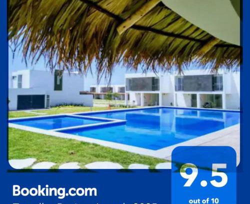 Xochitepec Apartment | Cozy Casa Bonita: Oceanfront Bliss with Pool & Breakfast