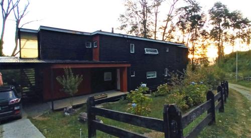Valdivia House | Family-Friendly Stay at CasaBosque-Rucalemu, Torobayo