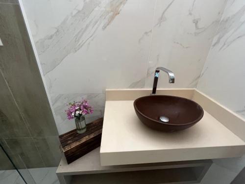 Tamoios House | Discover CasaCactus: Beachside Retreat with Top Amenities