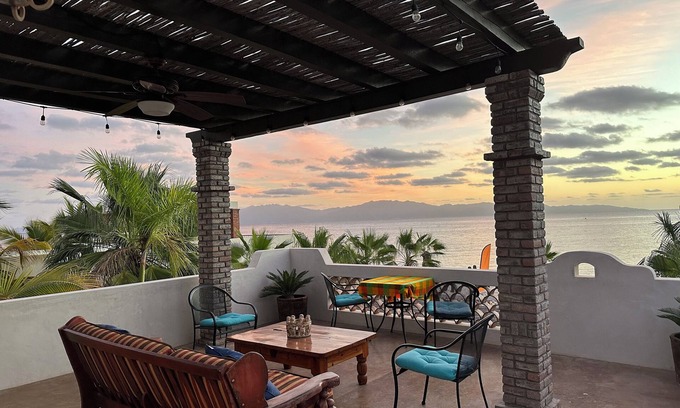El Sargento House | CASACORAZONmx “Sunrise”: Executive 1bd with Ocean Views