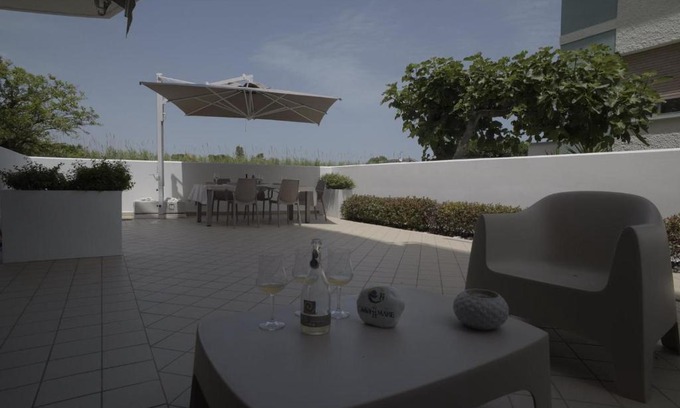 Roseto degli Abruzzi Apartment | Experience Casadelmare14: Oceanfront Bliss with Top-Rated Service
