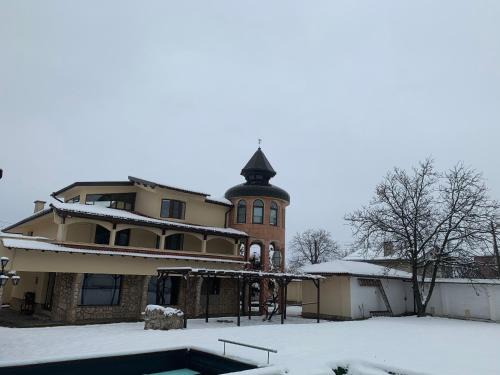 Bozhurishte Villa | Discover Casafamiglia: 4-Star Family-Friendly Retreat