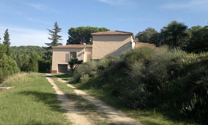 La Roca del Valles Cottage | Spacious CasaGran for 11 with Pool & Pet-Friendly Perks