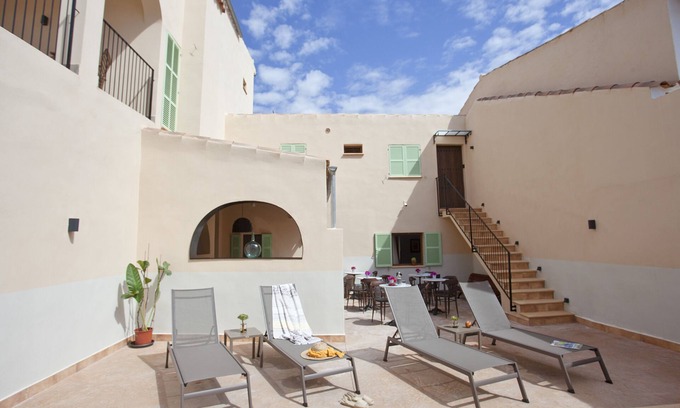 Petra House | Relax at Casal de Petra: Rooms, Pool & Spa Amenities