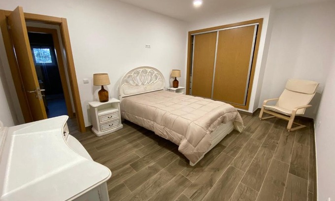 Lamas House | Family-Friendly Casal do Zé with Dining Options