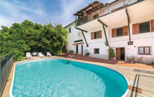 Loro Ciuffenna Apartment | Budget-Friendly Retreat at Casale 1 with Pool & Pets Welcome