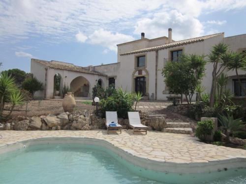 Marsala Bed & Breakfast | Discover Casale Alma: Oceanfront Paradise with Pool