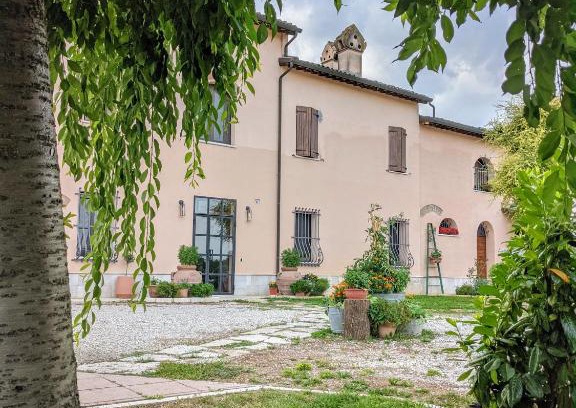 Cotignola House | Pet-Friendly Casale Boschi: Guest Rated 9.7/10 Retreat