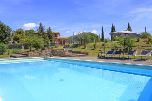 Pieve di Chio Villa | Inviting Casale Cantalena: 4-Star Oceanfront Retreat