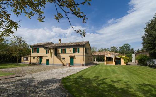 Castelfidardo House | Inviting Casale Cenerelli with Ocean View & Pool Amenities