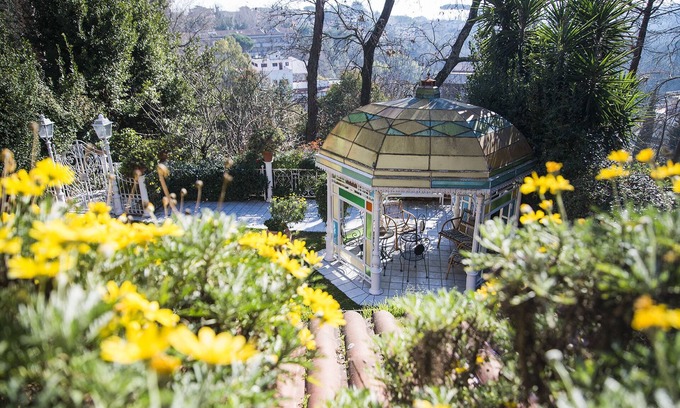 Zona LIII Tomba di Nerone Bed & Breakfast | Cozy Casale dell'Insugherata B&B with Hot Tub & Breakfast