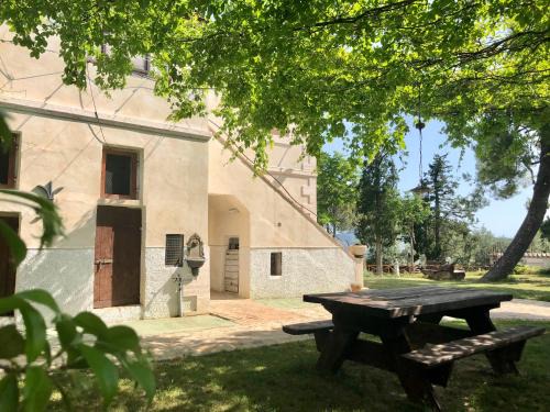 Offida House | Family-Friendly Retreat at Casale Fonte delle Pietre