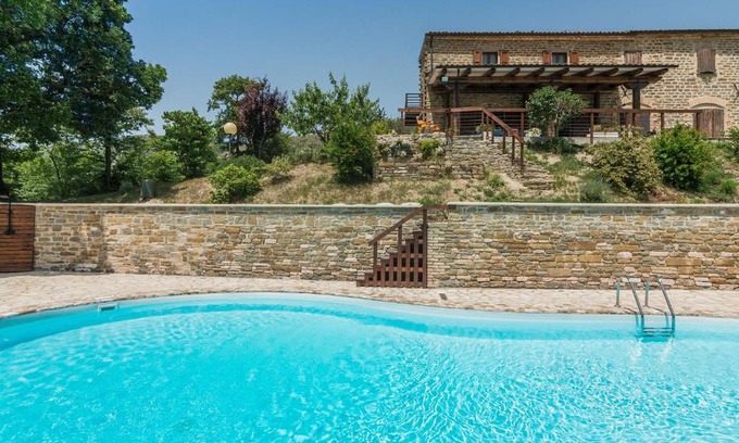 Cagli House | Relax at Casale Giada: 4-Star Stay with Pool & Pet-Friendly