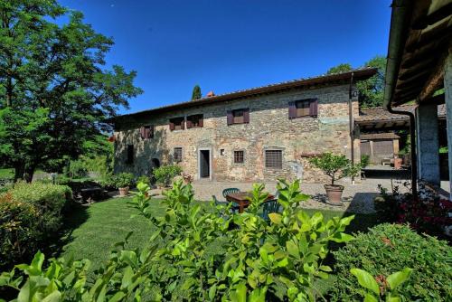 Vicchio Villa | Elegant Casale Giotto: Oceanfront Retreat with Pool