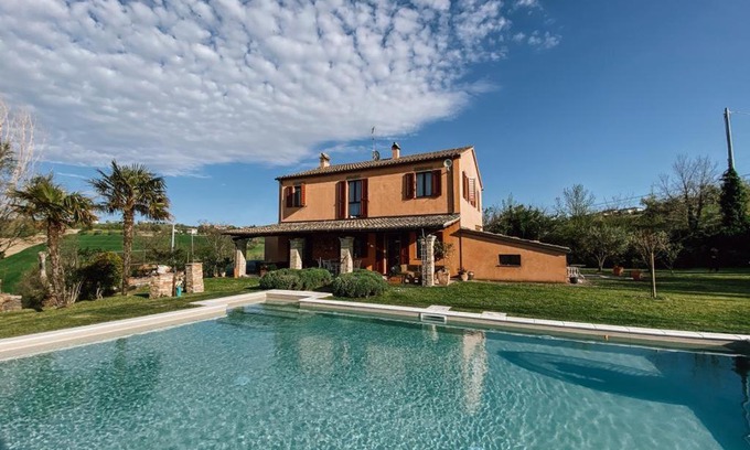 Cerasa House | Pet-Friendly Casale Il Girasole with Oceanfront Pool