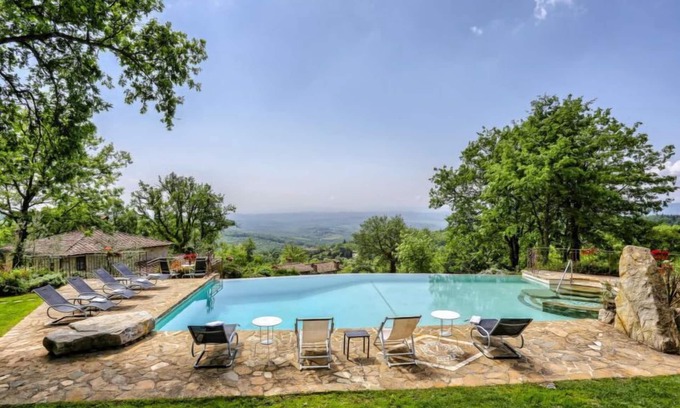 Castellina in Chianti House | Explore Casale Il Poggino: Guest Rated 9.8 with Pool & Spa
