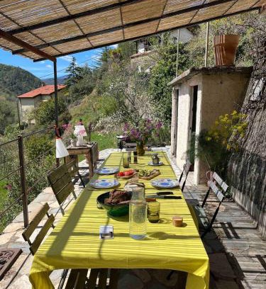 Apricale Villa | Casale in campagna ristrutturato