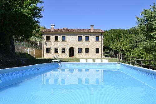 Lonigo Bed & Breakfast | Discover Casale La Rocchetta: Family-Friendly Retreat
