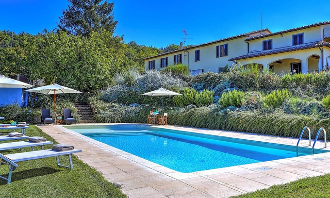 Castel del Piano Villa | Relaxing Retreat at Casale Le Conce with Pool & Spa