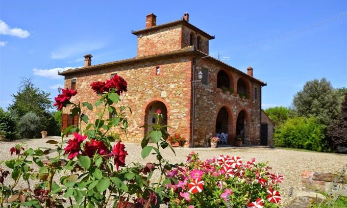 Lucignano Villa | Experience Casale le Rondini: A 9.6/10 Rated Retreat