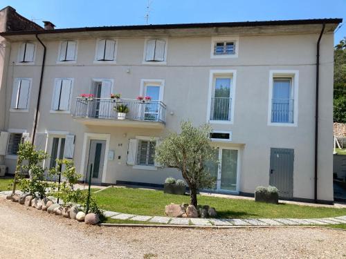 Valeggio sul Mincio House | Discover Casale Luel: Top-Rated Family Retreat with Pool