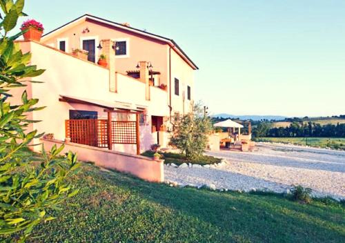 San Gemini Apartment | Guest Favorite Casale Molinelle with Pool & Pet-Friendly Options