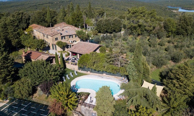 Sinalunga Villa | Experience Casale Poggio al Vento in Scenic Tuscany
