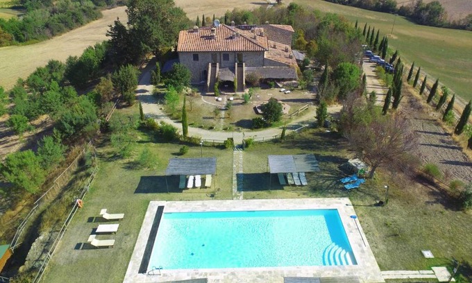 Casole d'Elsa House | Relax at Casale Refoli: Poolside Ocean Views Await You