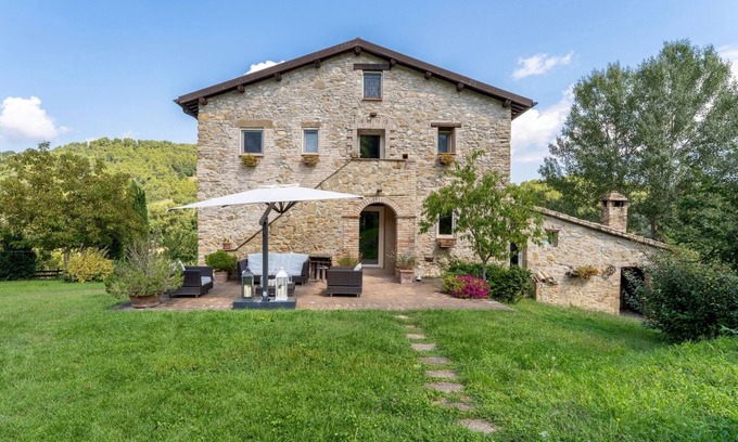 Gaglietole Villa | Relaxing Stone Villa with Hot Jacuzzi and Pool - CASALE SANTA CATERINA