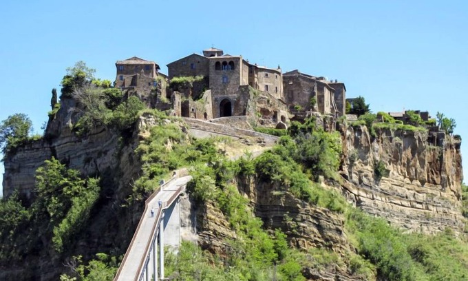 Acquapendente House | Discover Casale Vitello: Oceanview Retreat with Pool