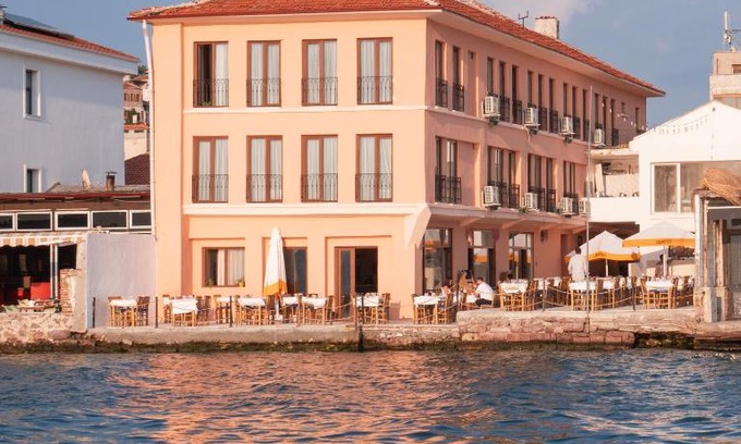 Ayvalik City Center Hotel | Pet-Friendly CasaLyma Hotel in Ayvalık - Rated 9/10