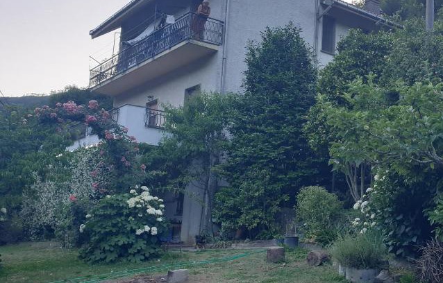 Mezzanego House | CasaMarvi: Family-Friendly Getaway with Top Guest Rating