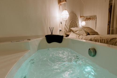 Castellaneta House | CasaMia: Guest Rated 9.8 with Hot Tub & Pet-Friendly Amenities