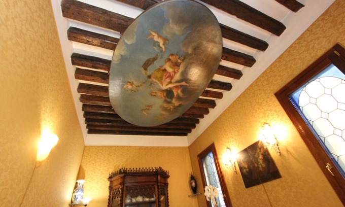 San Polo Apartment | Experience Casanova Venetian Style Near Rialto Bridge