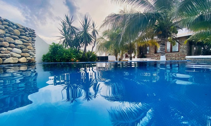 Santa Maria Colotepec Apartment | Unwind at CasaPiedra: 4-Star Ocean View Retreat