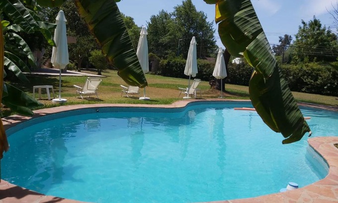 Maquinista F. Savio House | Discover Casaquinta Los Robles: Pet-Friendly Oasis