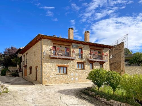 Eraul House | Discover Casar Rural Lazkua: Pet-Friendly Retreat with Pool