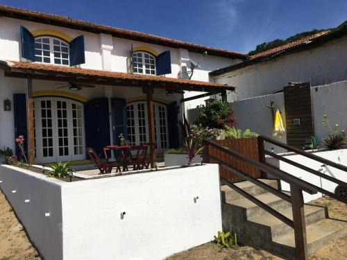 Ilha Grande House | Perfect Escape at Casarao da Praia – 4-Star Oceanfront Retreat