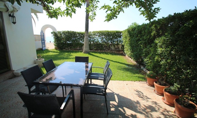 Miami Platja Ski Chalet | Relaxing Retreat at Casas Blancas 39, Parc Mont-roig