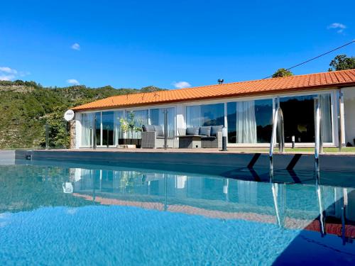 Cabril House | Discover Casas Capela by O'Porto Seven: Oceanfront Bliss