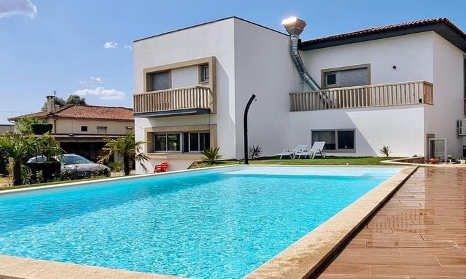 Braga House | Discover Casa Castelhano: Family-Friendly Oceanfront Escape